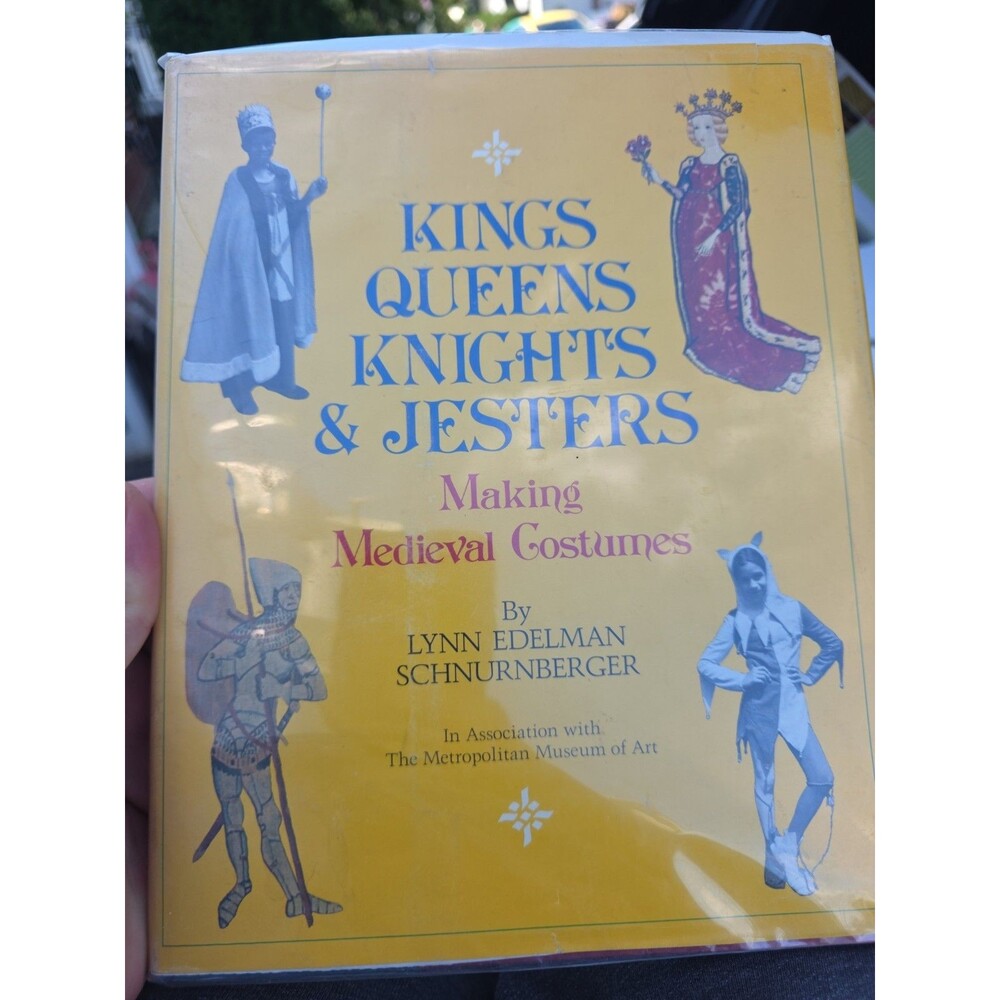 Making Medieval Costumes Kings Queens Knights Jesters Monks Minstrels Easy 1998